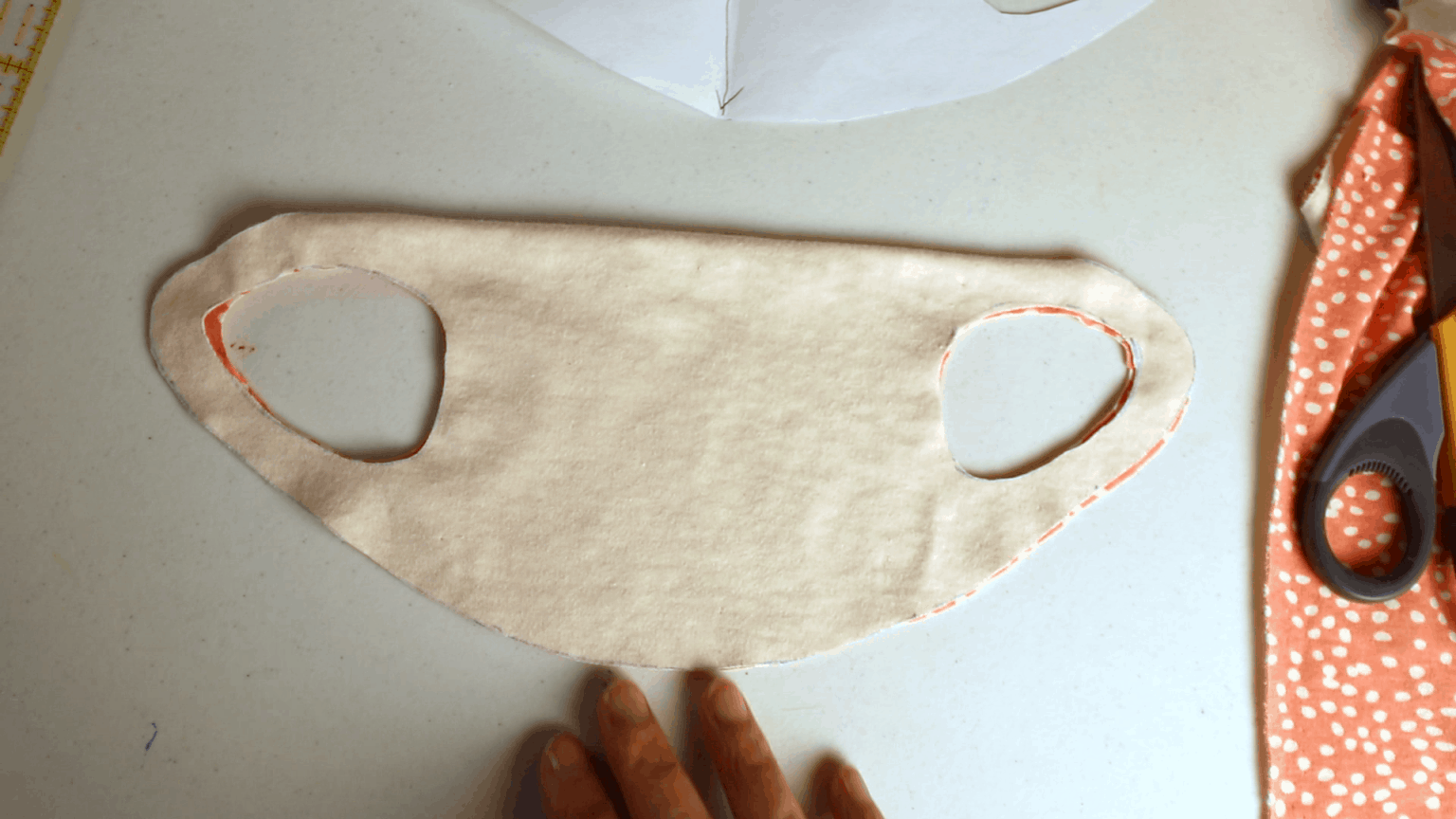 easy-no-sew-face-mask-with-a-t-shirt-or-fleece-free-pdf-download