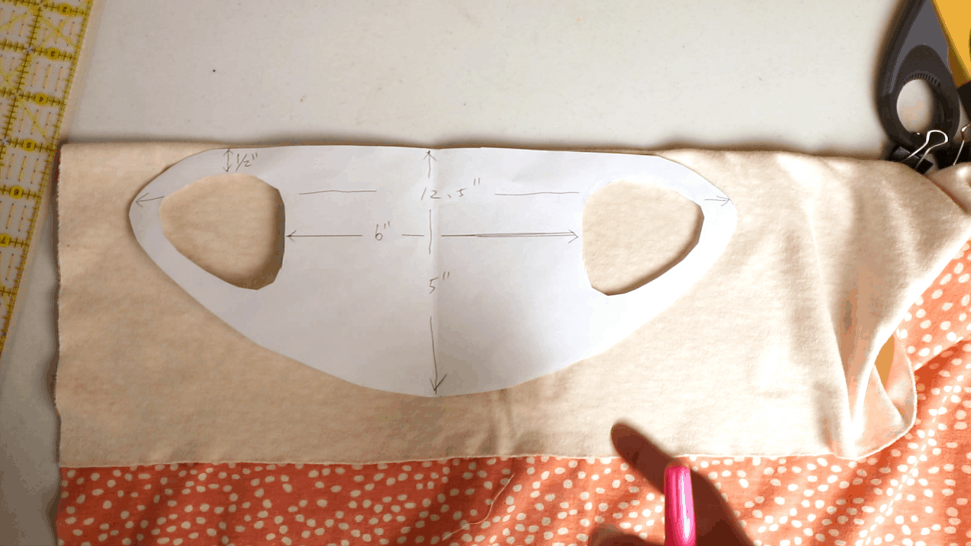 easy-no-sew-face-mask-with-a-t-shirt-or-fleece-free-pdf-download