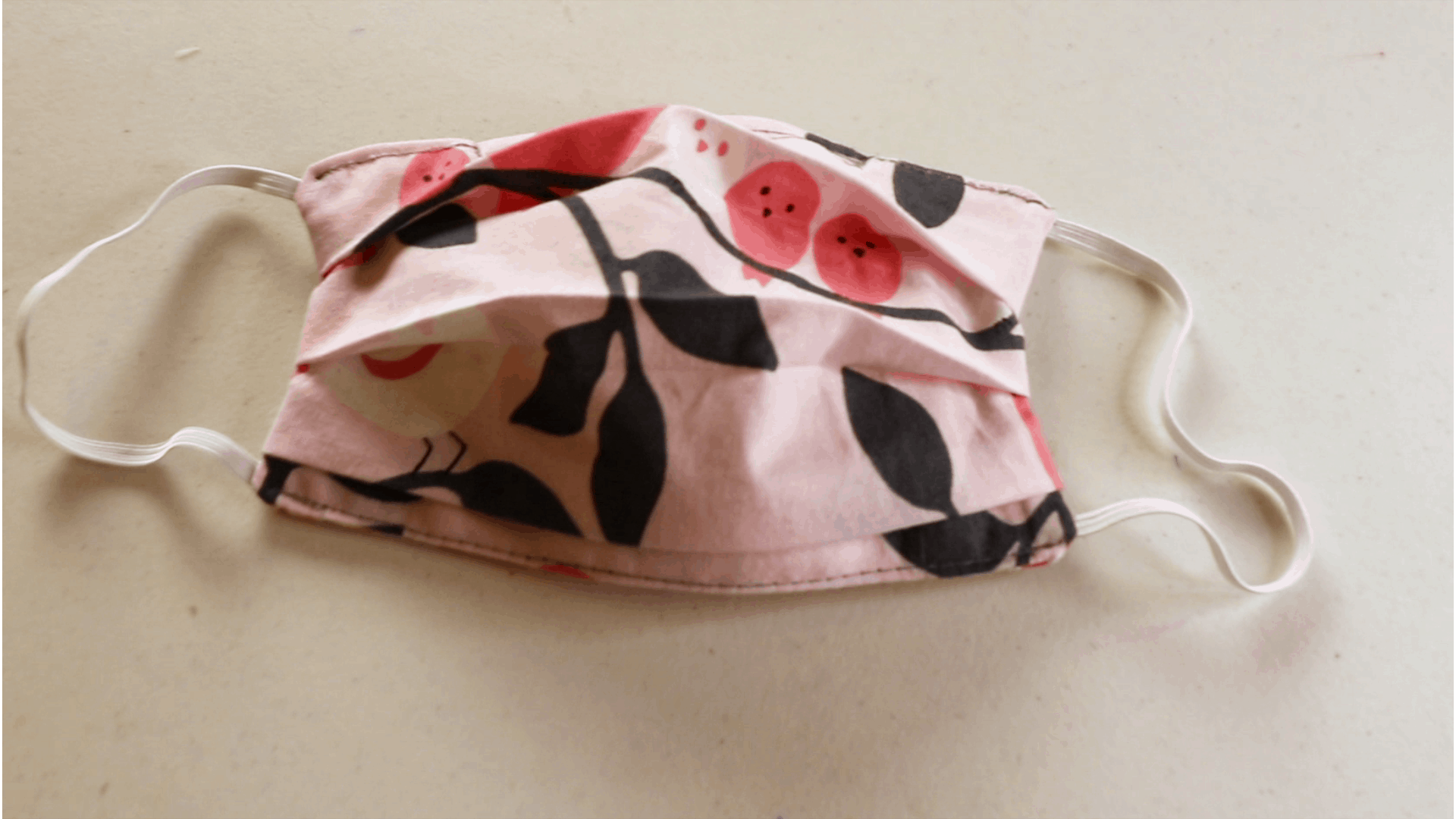 Reversible face mask sewing from 2 squares of fabric