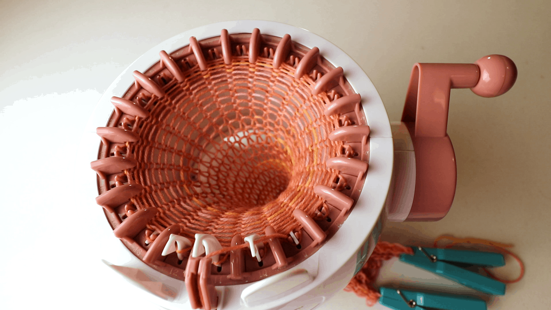 How to use sentro knitting machine