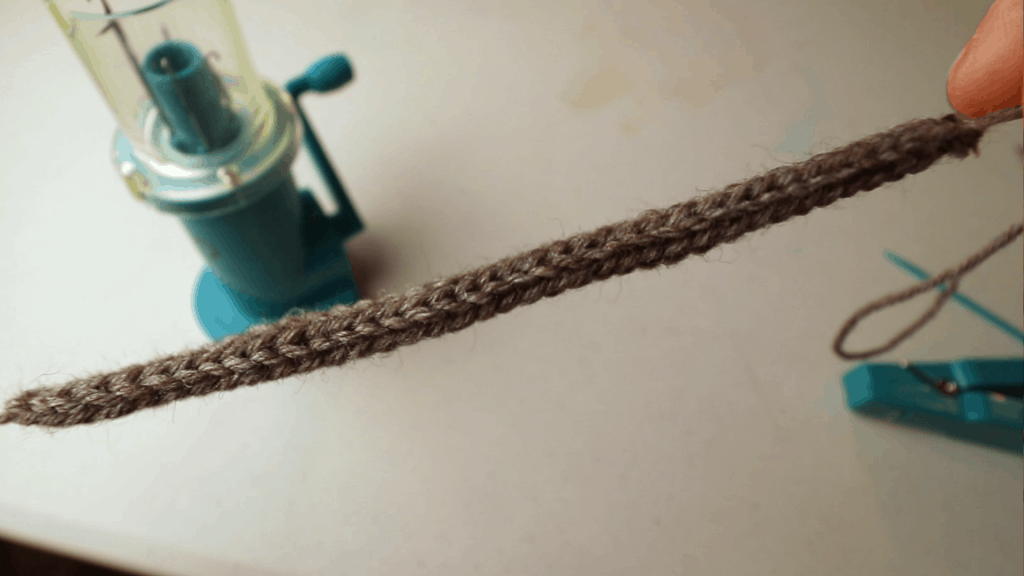 High Speed I-Cord on a Knitting Machine - Make:  Knitting machine  tutorial, Knitting machine projects, Machine knitting