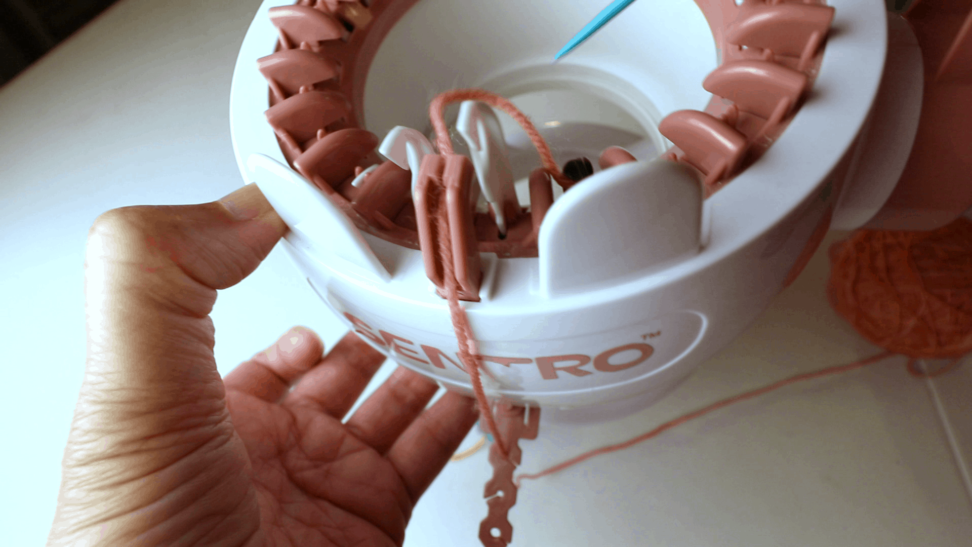 How To Use Sentro Knitting Machine