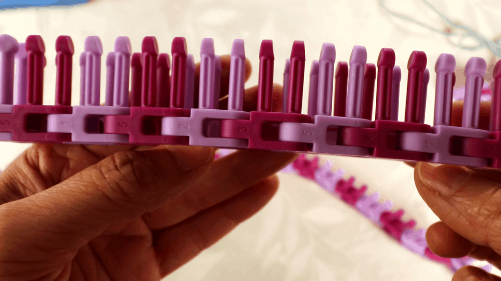KB Flexee loom review — a flexible knitting loom to replace circle / long  looms of different sizes 