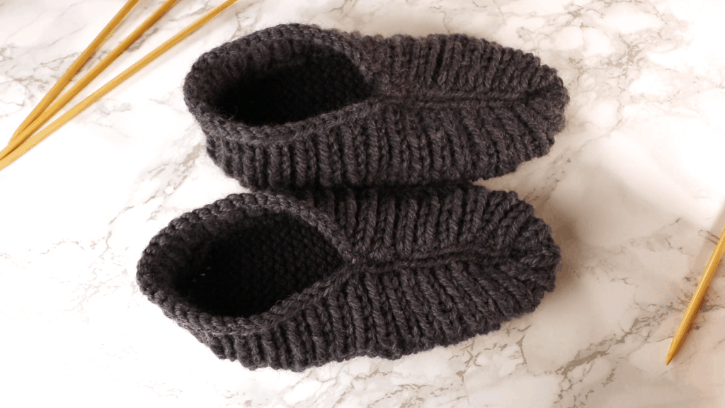 Chunky hand-knit slippers pattern -